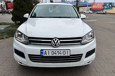 Внедорожник / Кроссовер Volkswagen Touareg 2013 в Киеве