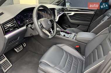 Позашляховик / Кросовер Volkswagen Touareg 2023 в  фото 80 Позашляховик / Кросовер Volkswagen Touareg 2023 в