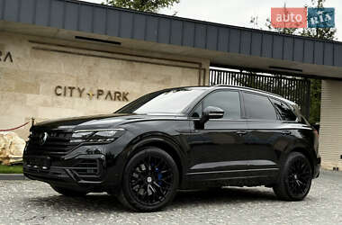 Внедорожник / Кроссовер Volkswagen Touareg 2022 в 