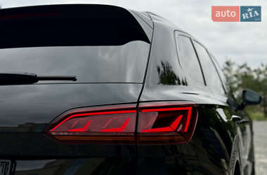 Внедорожник / Кроссовер Volkswagen Touareg 2022 в 