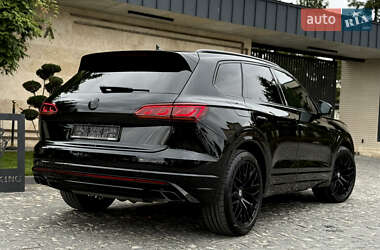 Внедорожник / Кроссовер Volkswagen Touareg 2022 в 