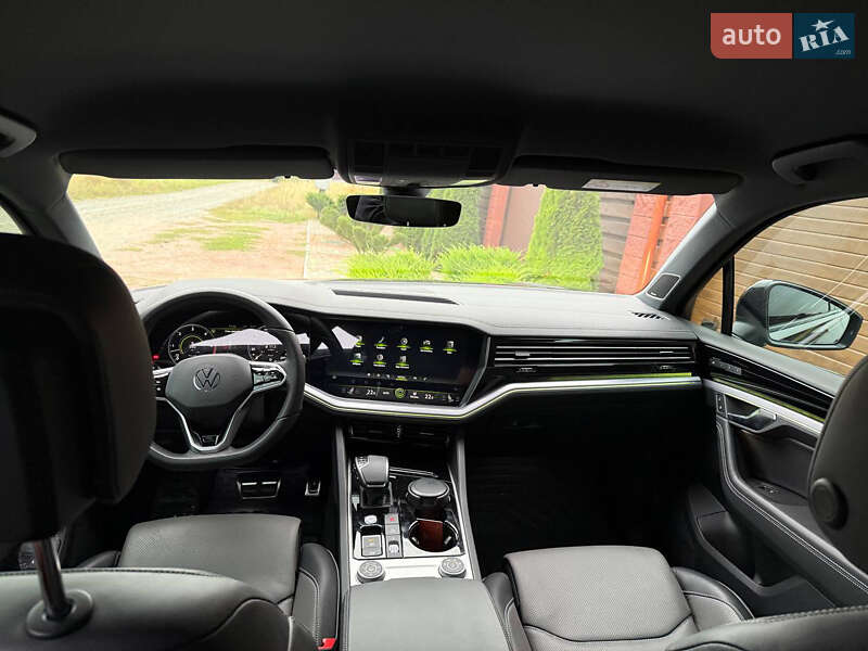 Внедорожник / Кроссовер Volkswagen Touareg 2023 в Киеве