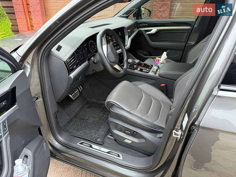 Внедорожник / Кроссовер Volkswagen Touareg 2023 в Киеве