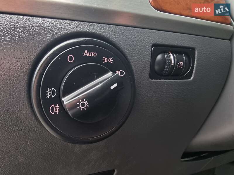 Внедорожник / Кроссовер Volkswagen Touareg 2009 в Виннице