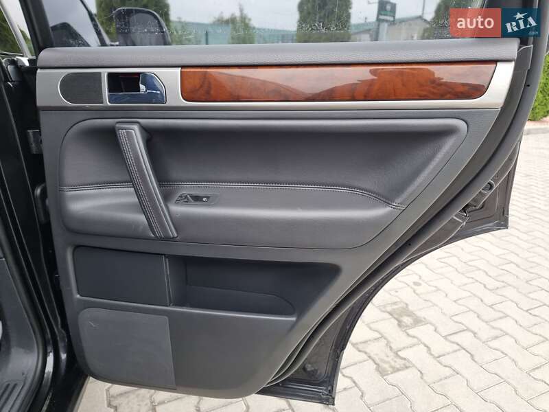 Внедорожник / Кроссовер Volkswagen Touareg 2009 в Виннице