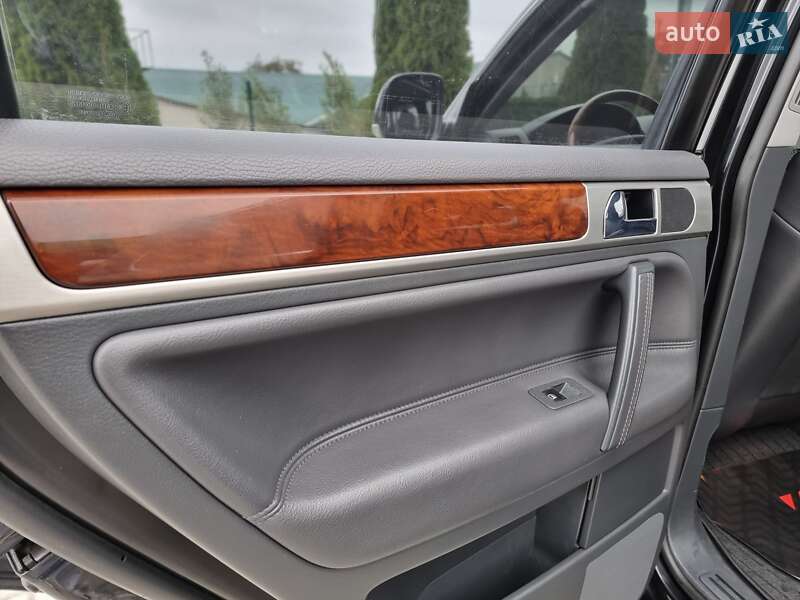 Внедорожник / Кроссовер Volkswagen Touareg 2009 в Виннице