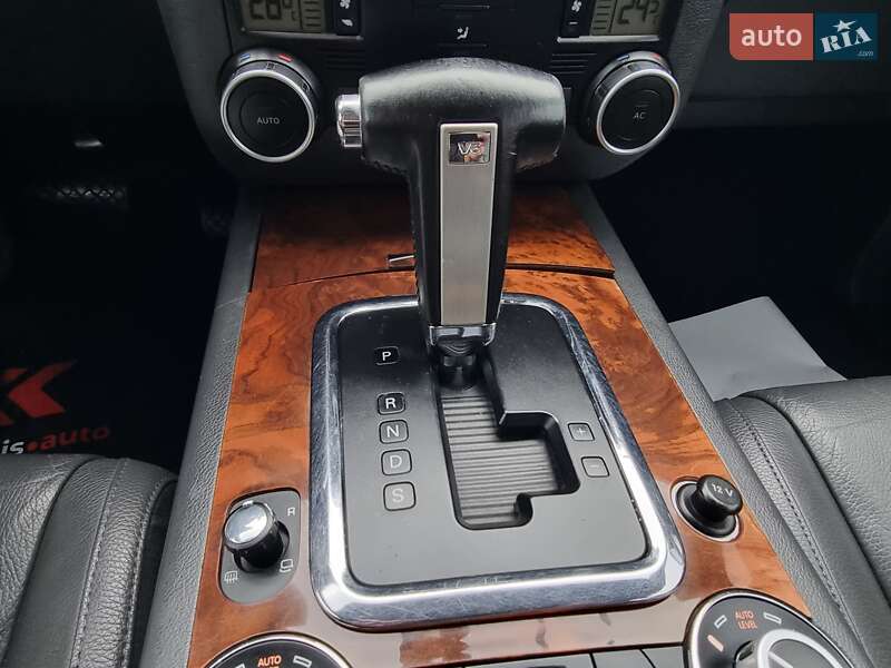 Внедорожник / Кроссовер Volkswagen Touareg 2009 в Виннице