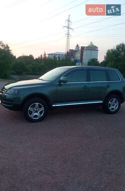 Позашляховик / Кросовер Volkswagen Touareg 2004 в Вишгороді