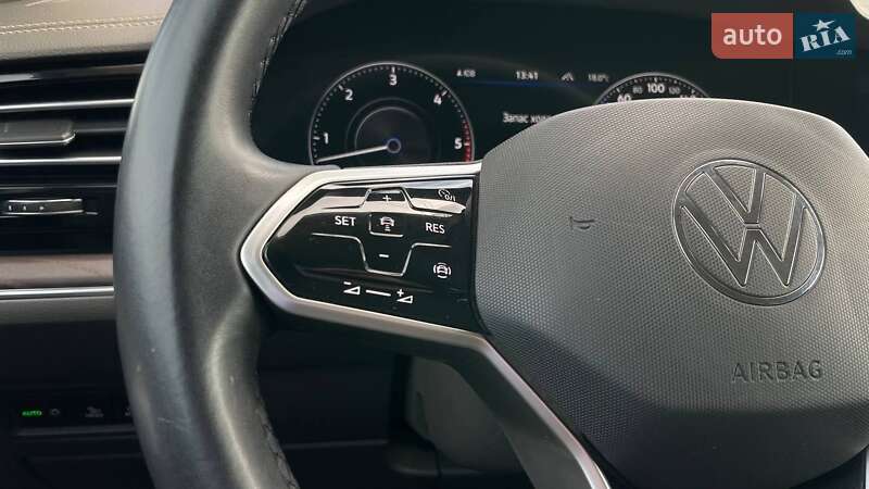 Позашляховик / Кросовер Volkswagen Touareg 2020 в Миколаєві