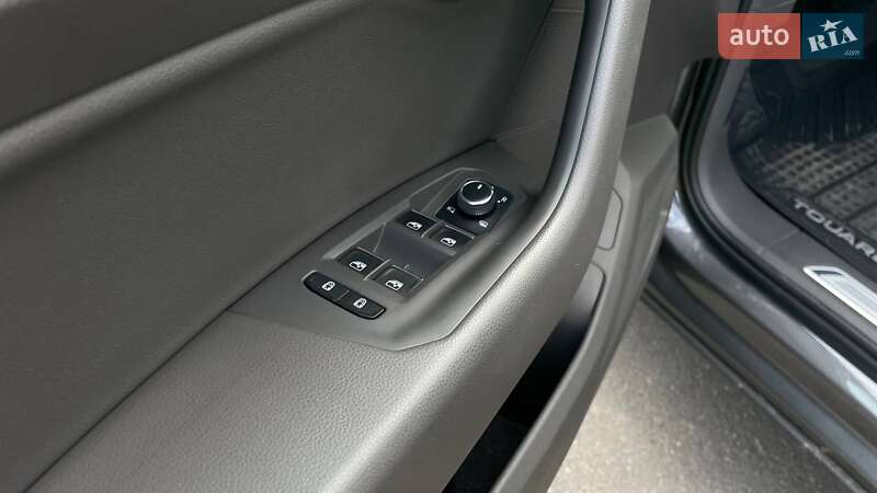 Позашляховик / Кросовер Volkswagen Touareg 2020 в Миколаєві