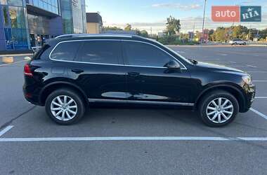 Внедорожник / Кроссовер Volkswagen Touareg 2011 в 