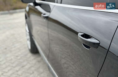 Внедорожник / Кроссовер Volkswagen Touareg 2015 в 
