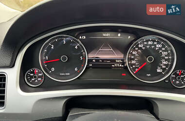 Внедорожник / Кроссовер Volkswagen Touareg 2015 в 