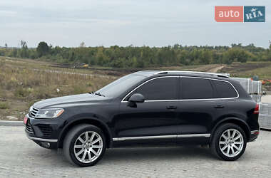 Внедорожник / Кроссовер Volkswagen Touareg 2015 в 
