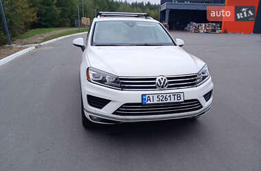 Внедорожник / Кроссовер Volkswagen Touareg 2015 в Киеве