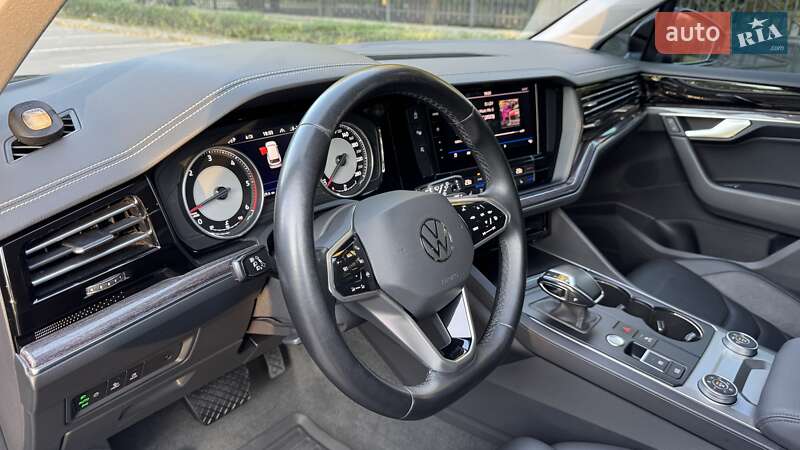 Позашляховик / Кросовер Volkswagen Touareg 2021 в Миргороді