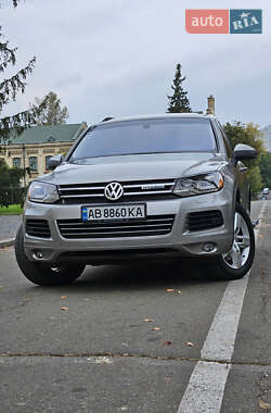 Внедорожник / Кроссовер Volkswagen Touareg 2013 в 