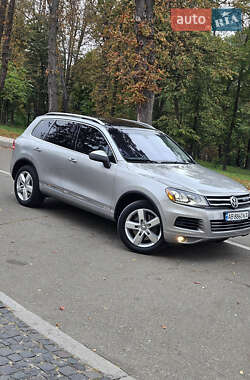 Внедорожник / Кроссовер Volkswagen Touareg 2013 в Киеве