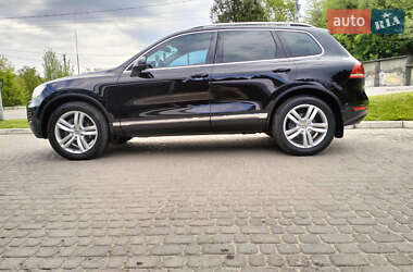 Внедорожник / Кроссовер Volkswagen Touareg 2012 в Львове