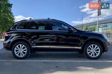 Позашляховик / Кросовер Volkswagen Touareg 2012 в Києві