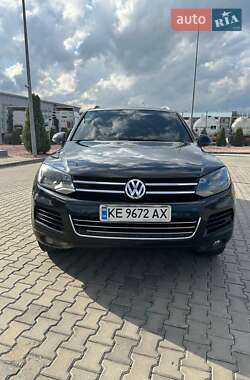 Внедорожник / Кроссовер Volkswagen Touareg 2014 в Днепре