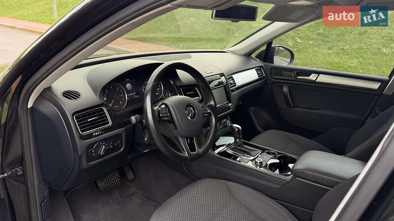 Внедорожник / Кроссовер Volkswagen Touareg 2012 в Киеве фото 25 Внедорожник / Кроссовер Volkswagen Touareg 2012 в Киеве