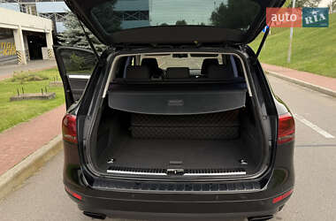 Позашляховик / Кросовер Volkswagen Touareg 2012 в  фото 31 Позашляховик / Кросовер Volkswagen Touareg 2012 в
