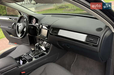 Позашляховик / Кросовер Volkswagen Touareg 2012 в  фото 36 Позашляховик / Кросовер Volkswagen Touareg 2012 в