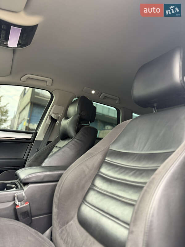 Позашляховик / Кросовер Volkswagen Touareg 2013 в Луцьку