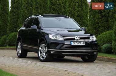 Внедорожник / Кроссовер Volkswagen Touareg 2014 в Сарнах