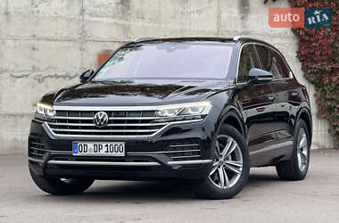 Позашляховик / Кросовер Volkswagen Touareg 2022 в Рівному