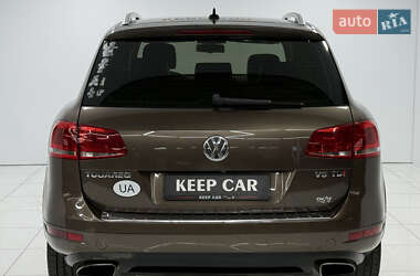 Внедорожник / Кроссовер Volkswagen Touareg 2010 в 