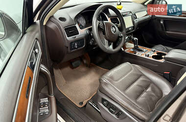 Внедорожник / Кроссовер Volkswagen Touareg 2010 в 