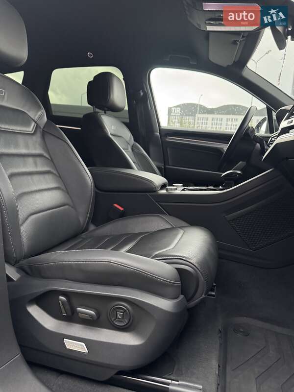 Позашляховик / Кросовер Volkswagen Touareg 2019 в Тернополі