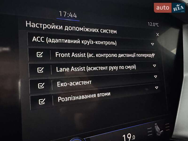 Позашляховик / Кросовер Volkswagen Touareg 2019 в Тернополі