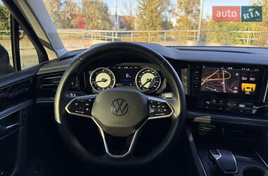 Внедорожник / Кроссовер Volkswagen Touareg 2021 в 