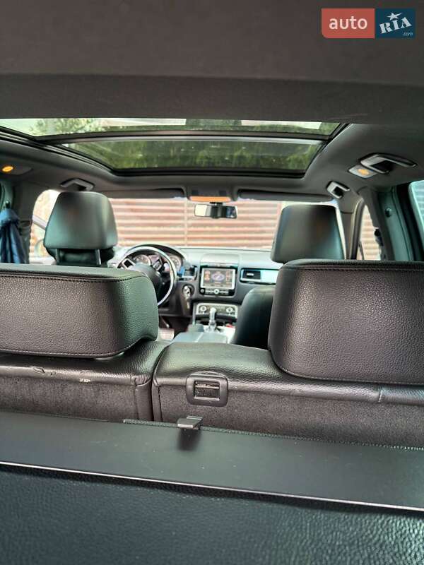 Внедорожник / Кроссовер Volkswagen Touareg 2012 в Славском