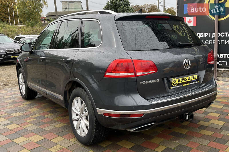 Позашляховик / Кросовер Volkswagen Touareg 2015 в Стрию