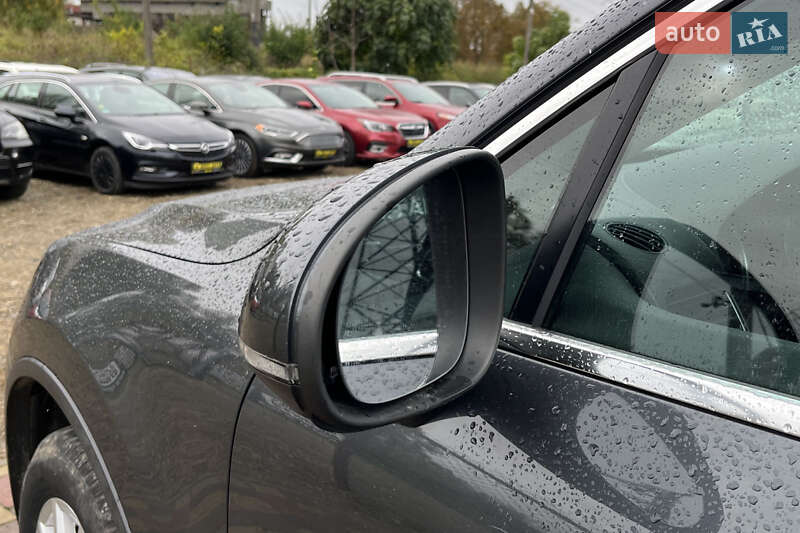 Позашляховик / Кросовер Volkswagen Touareg 2015 в Стрию