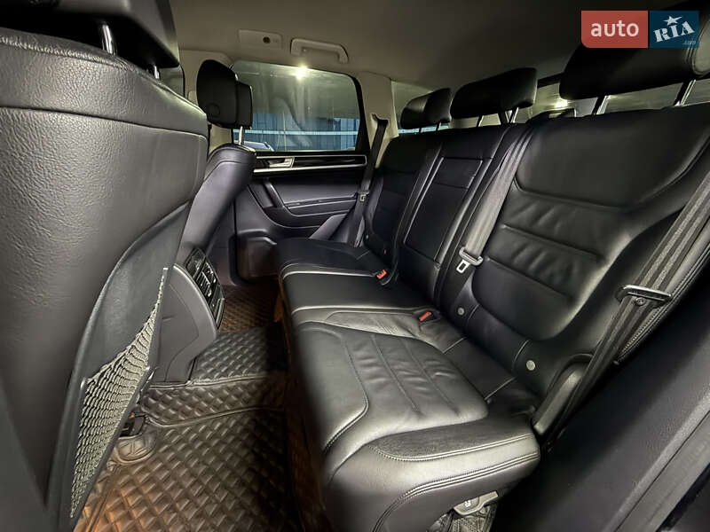 Внедорожник / Кроссовер Volkswagen Touareg 2017 в Одессе