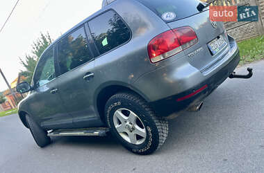 Внедорожник / Кроссовер Volkswagen Touareg 2004 в 