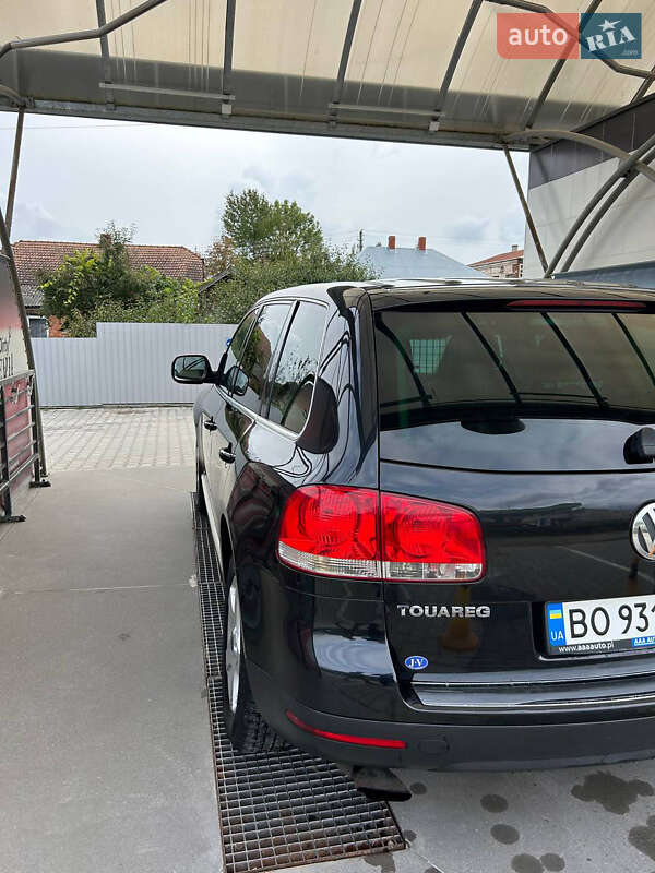 Внедорожник / Кроссовер Volkswagen Touareg 2004 в Монастыриске