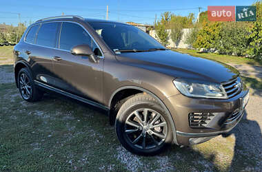 Позашляховик / Кросовер Volkswagen Touareg 2017 в  фото 4 Позашляховик / Кросовер Volkswagen Touareg 2017 в