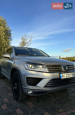 Внедорожник / Кроссовер Volkswagen Touareg 2015 в Ставище