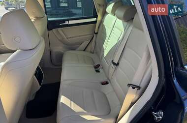 Внедорожник / Кроссовер Volkswagen Touareg 2012 в 