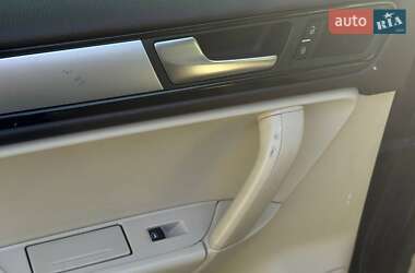Внедорожник / Кроссовер Volkswagen Touareg 2012 в 