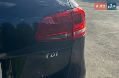 Внедорожник / Кроссовер Volkswagen Touareg 2012 в 
