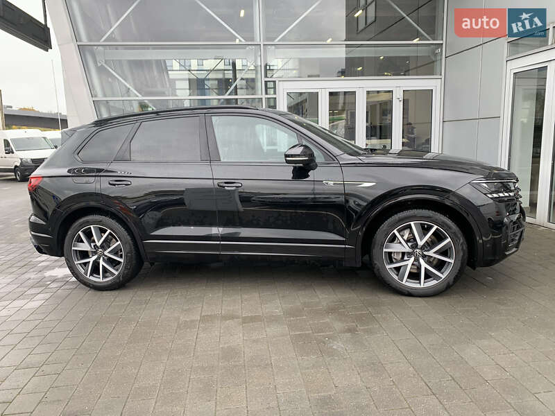 Позашляховик / Кросовер Volkswagen Touareg 2022 в Івано-Франківську