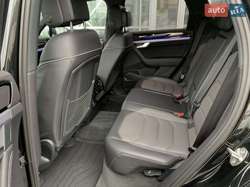 Позашляховик / Кросовер Volkswagen Touareg 2022 в Івано-Франківську