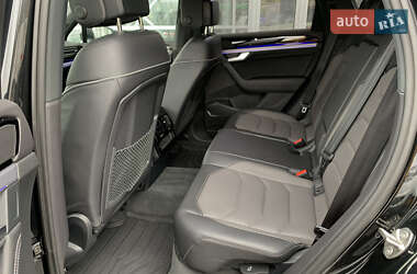 Внедорожник / Кроссовер Volkswagen Touareg 2022 в 